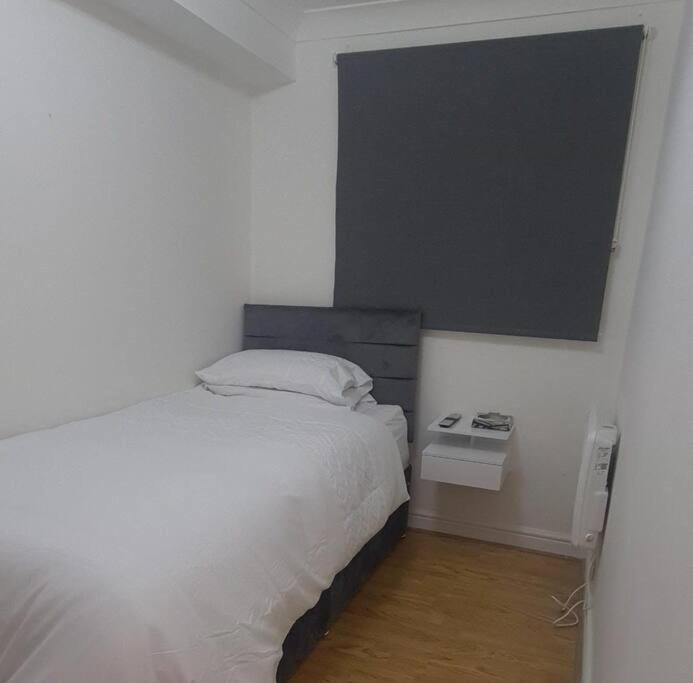 Lovely 2 Bedroom Flat With Free Parking New Southgate Экстерьер фото