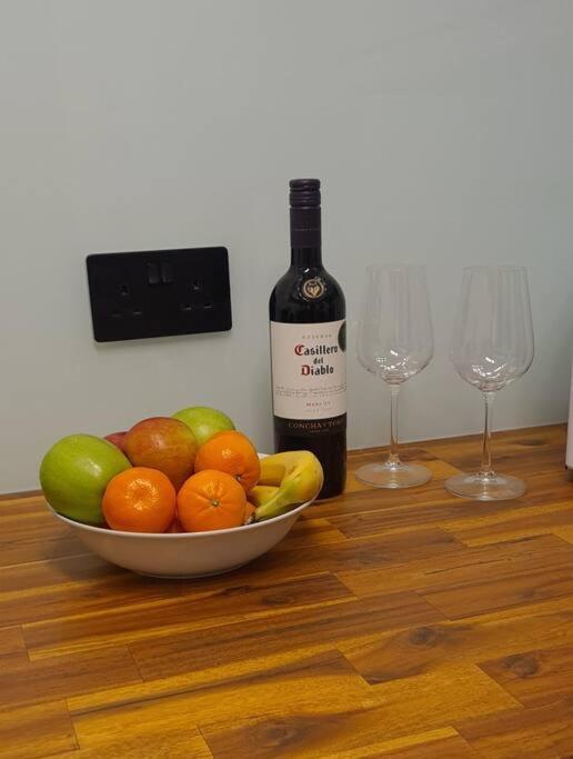 Lovely 2 Bedroom Flat With Free Parking New Southgate Экстерьер фото