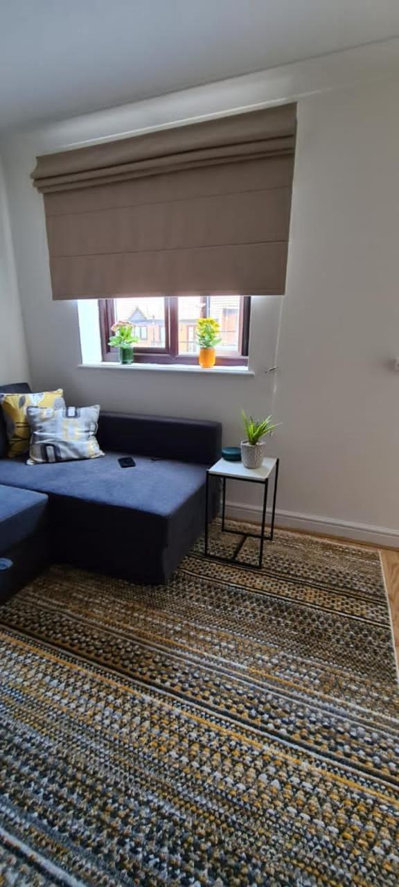 Lovely 2 Bedroom Flat With Free Parking New Southgate Экстерьер фото